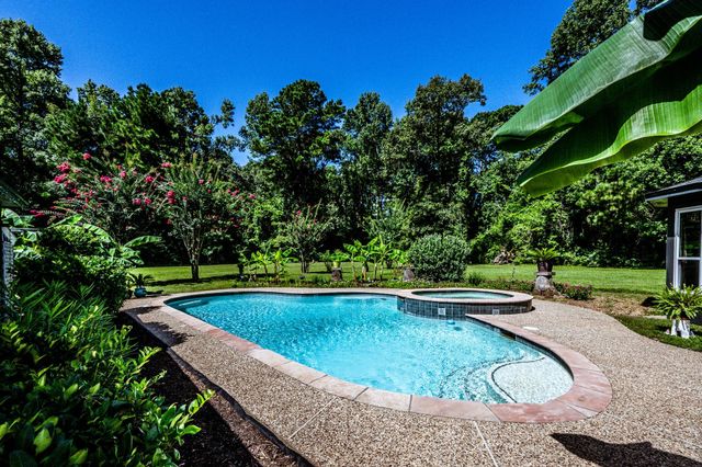 47 D Dana Drive, New Waverly, TX 77358
