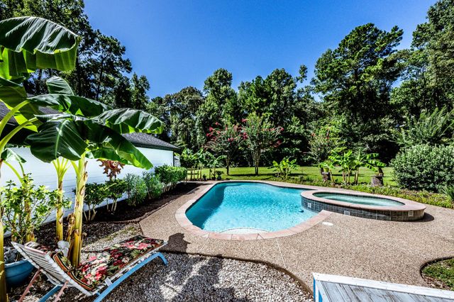 47 D Dana Drive, New Waverly, TX 77358