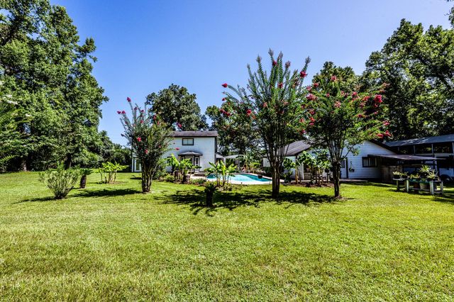 47 D Dana Drive, New Waverly, TX 77358