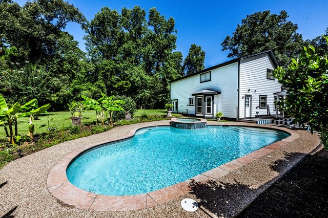 47 D Dana Drive, New Waverly, TX 77358