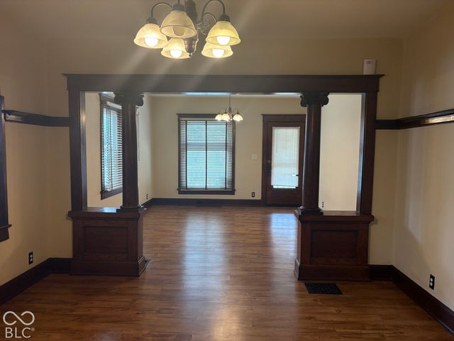 1104 N Oakland Avenue, Indianapolis, IN 46201