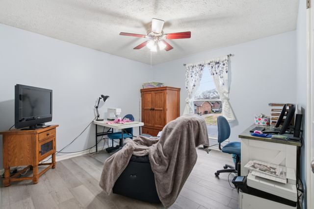 155 Hillside Dr, Hendersonville, TN 37075