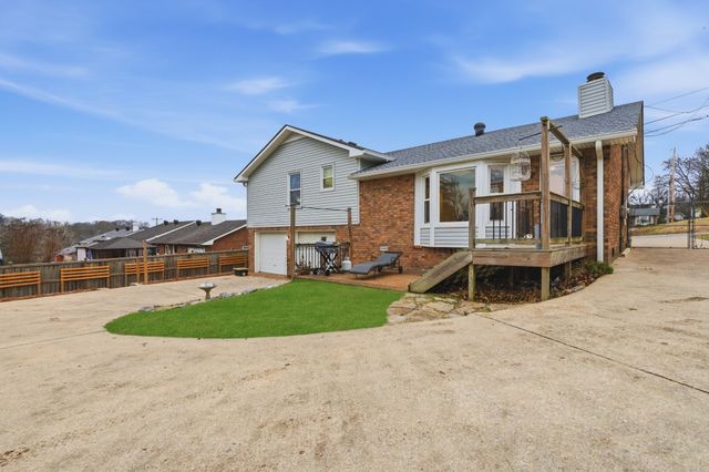 155 Hillside Dr, Hendersonville, TN 37075