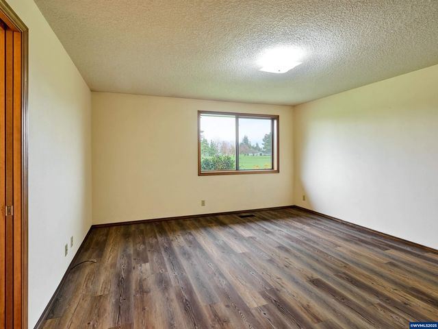 2135 COUNTRY CLUB Ter, Woodburn, OR 97071