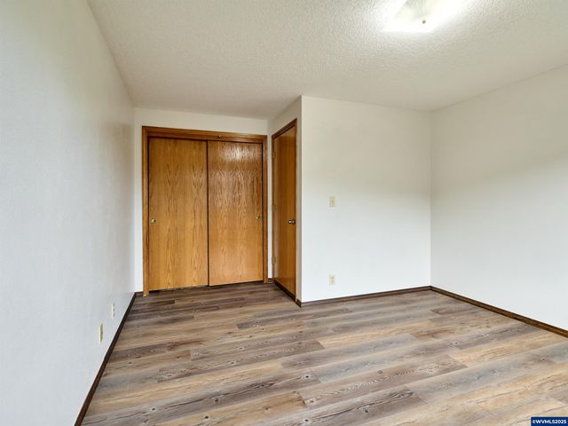 2135 COUNTRY CLUB Ter, Woodburn, OR 97071