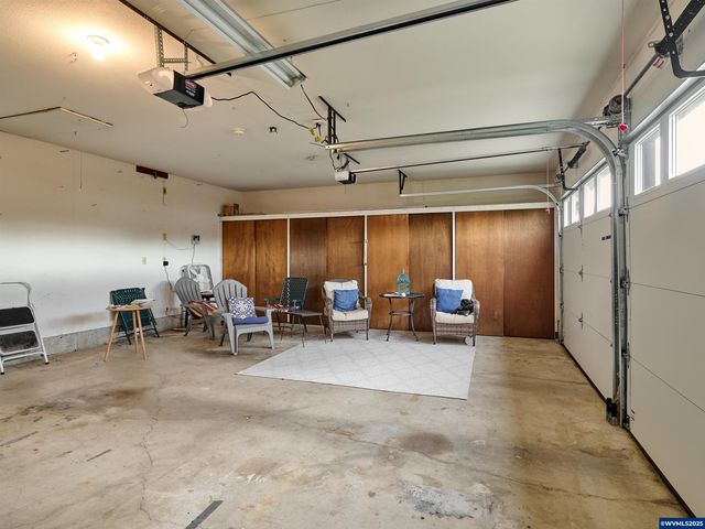 2135 COUNTRY CLUB Ter, Woodburn, OR 97071