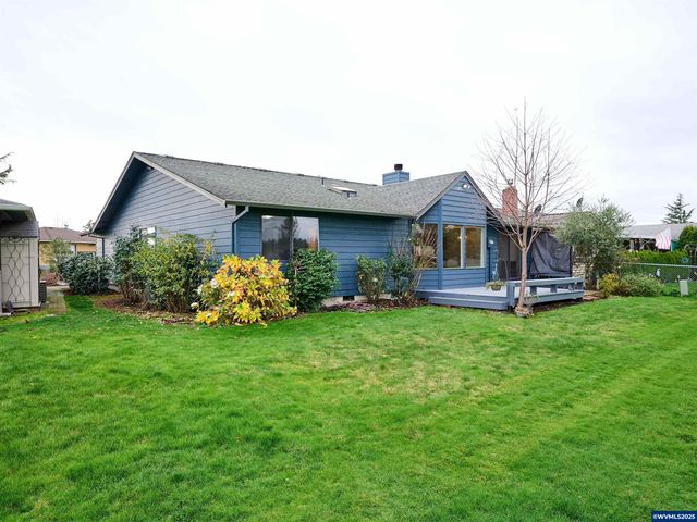 2135 COUNTRY CLUB Ter, Woodburn, OR 97071