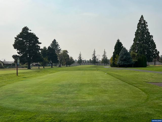 2135 COUNTRY CLUB Ter, Woodburn, OR 97071