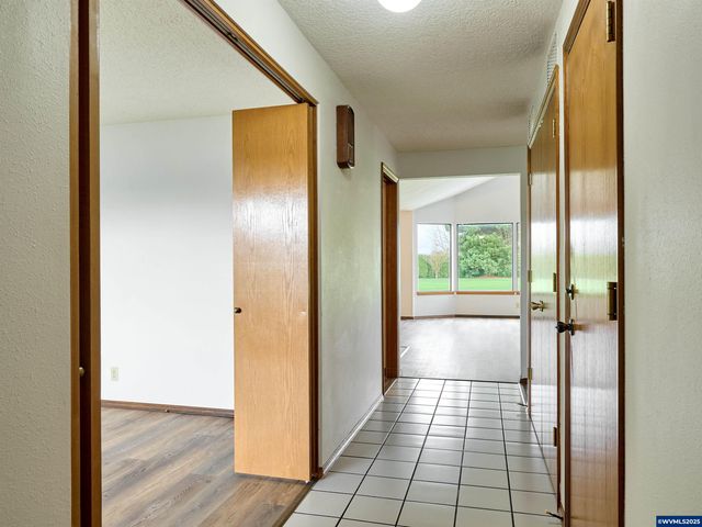 2135 COUNTRY CLUB Ter, Woodburn, OR 97071