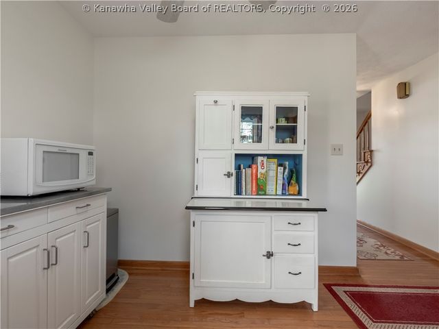 1983 Parkwood Road, Charleston, WV 25314