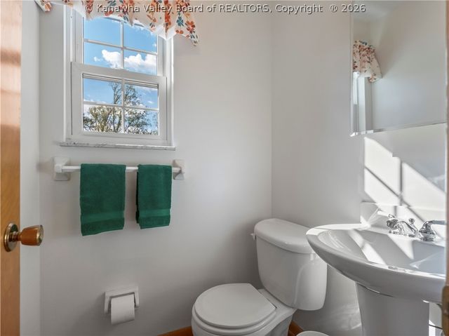 1983 Parkwood Road, Charleston, WV 25314
