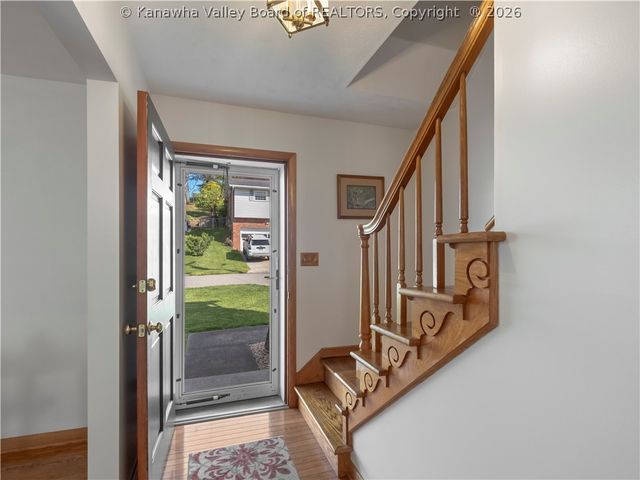 1983 Parkwood Road, Charleston, WV 25314