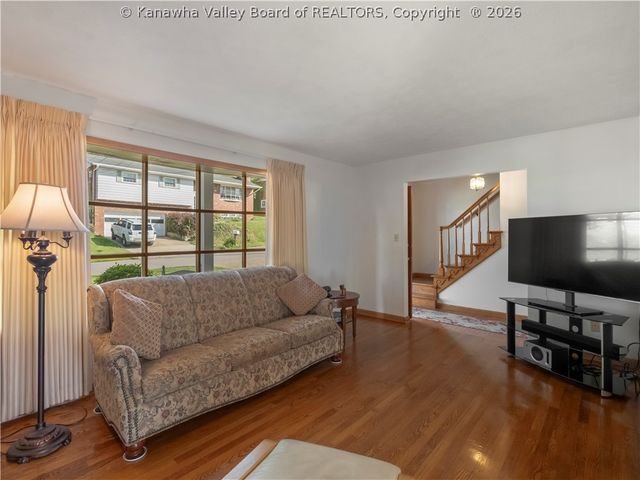 1983 Parkwood Road, Charleston, WV 25314