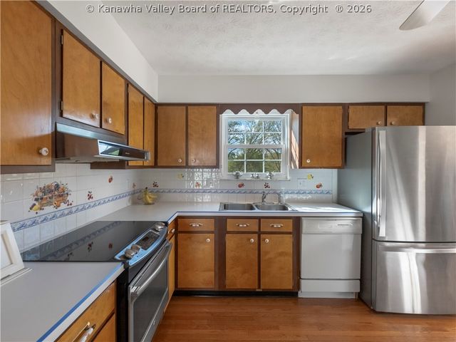 1983 Parkwood Road, Charleston, WV 25314