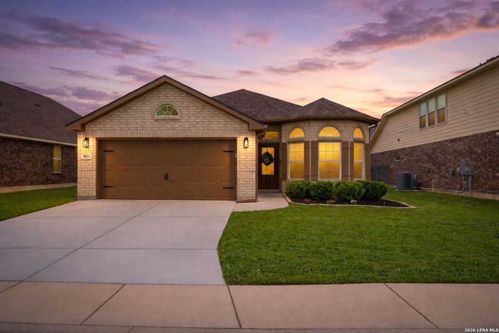 7654 Mission Pt, Boerne, TX 78015