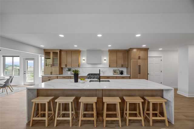 280 N Juniper Street, North Liberty, IA 52317