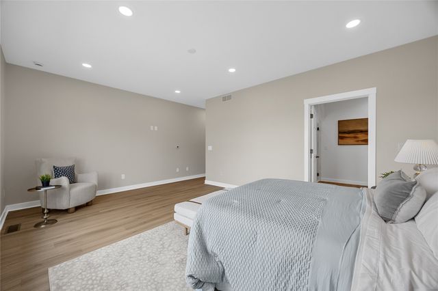 280 N Juniper Street, North Liberty, IA 52317