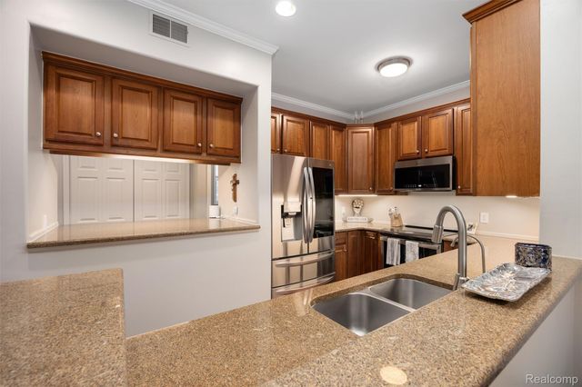 6600 Trillium Village Lane 7, Independence Charter Township, MI 48346