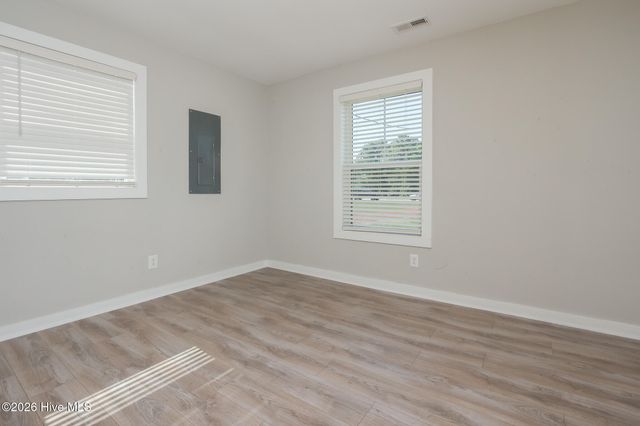 2098 Nc Highway 172, Sneads Ferry, NC 28460