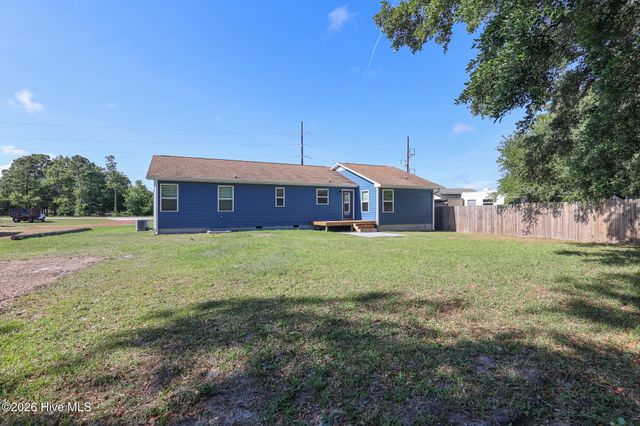 2098 Nc Highway 172, Sneads Ferry, NC 28460