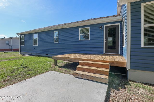 2098 Nc Highway 172, Sneads Ferry, NC 28460
