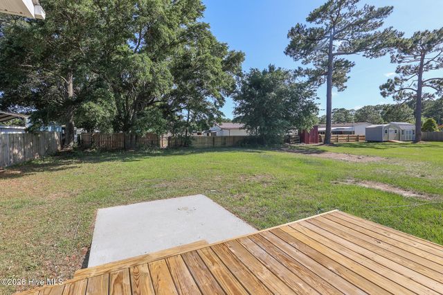 2098 Nc Highway 172, Sneads Ferry, NC 28460
