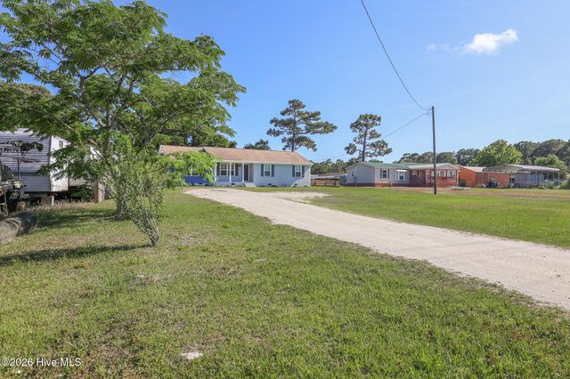 2098 Nc Highway 172, Sneads Ferry, NC 28460