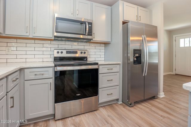 2098 Nc Highway 172, Sneads Ferry, NC 28460
