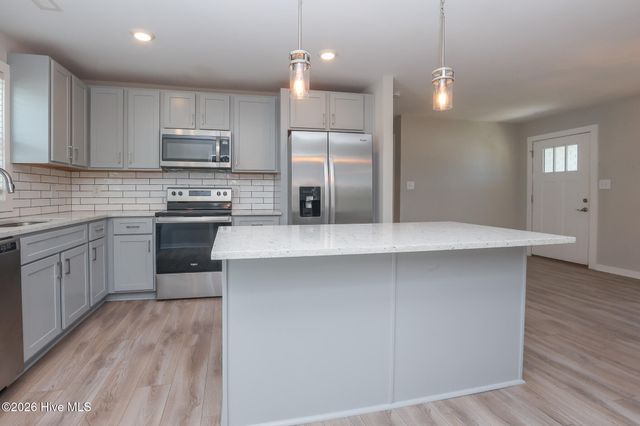 2098 Nc Highway 172, Sneads Ferry, NC 28460