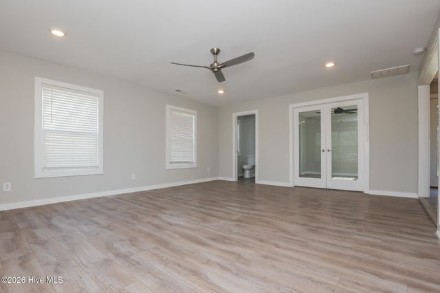 2098 Nc Highway 172, Sneads Ferry, NC 28460