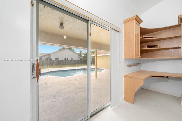 1400 SW 54th Ave, Plantation, FL 33317
