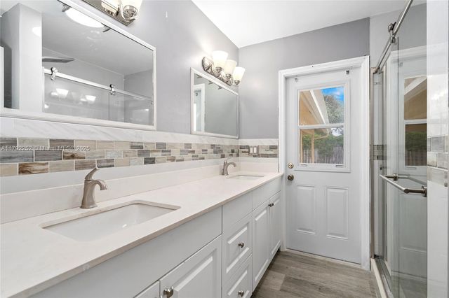 1400 SW 54th Ave, Plantation, FL 33317