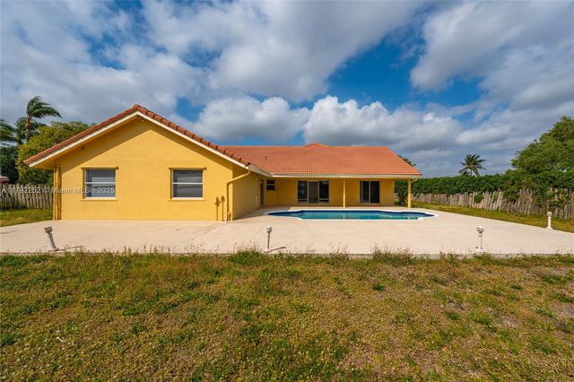 1400 SW 54th Ave, Plantation, FL 33317