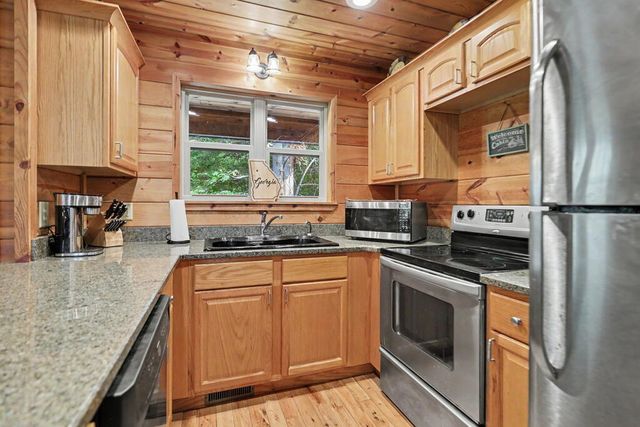482 High Street, Young Harris, GA 30582