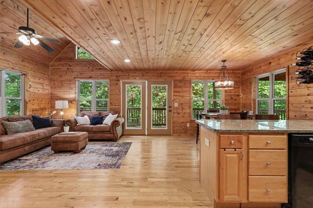 482 High Street, Young Harris, GA 30582