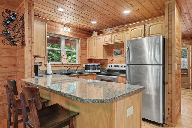 482 High Street, Young Harris, GA 30582