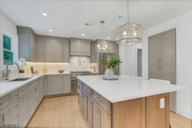 1466 Lamberts Mill Rd, Scotch Plains Twp., NJ 07076