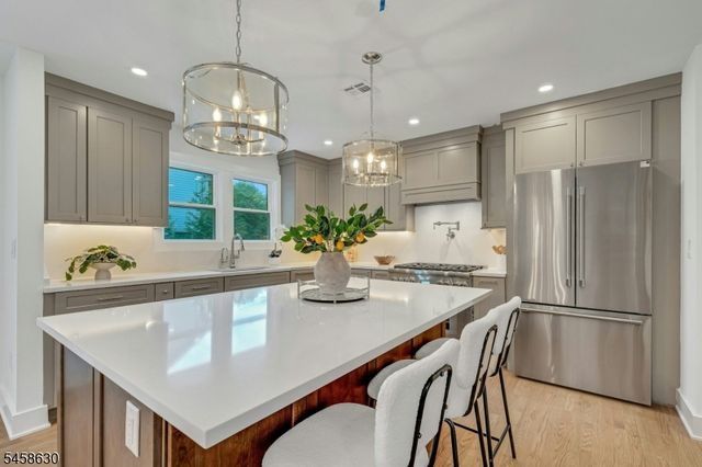 1466 Lamberts Mill Rd, Scotch Plains Twp., NJ 07076