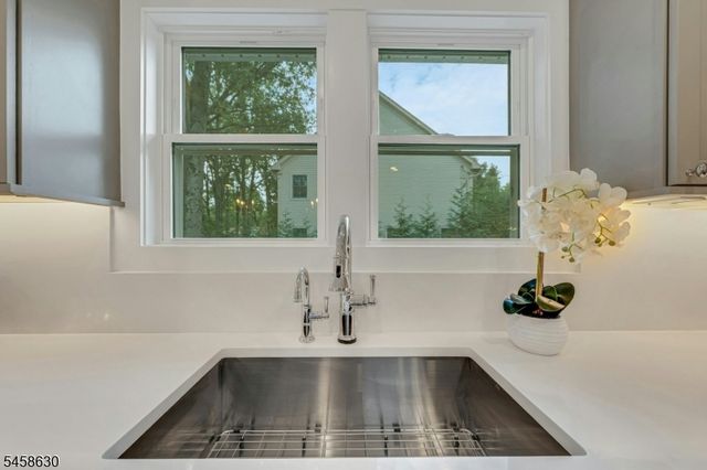 1466 Lamberts Mill Rd, Scotch Plains Twp., NJ 07076