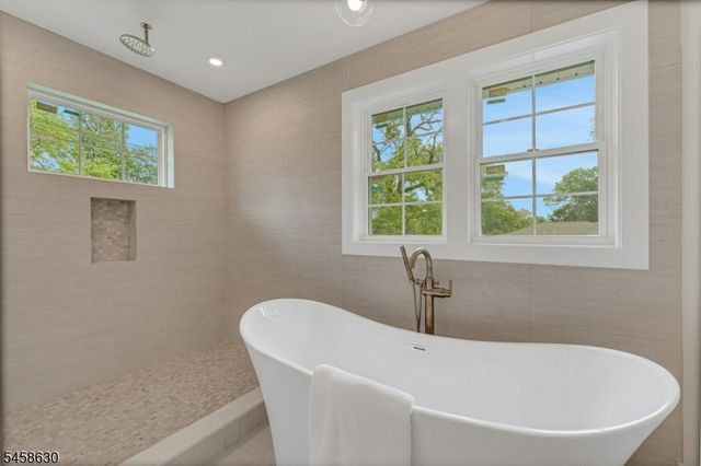 1466 Lamberts Mill Rd, Scotch Plains Twp., NJ 07076