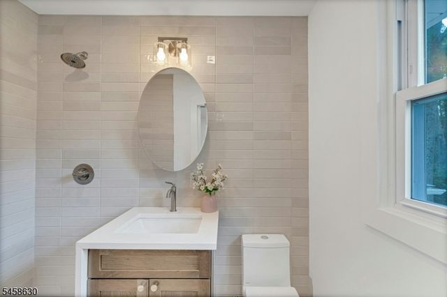 1466 Lamberts Mill Rd, Scotch Plains Twp., NJ 07076