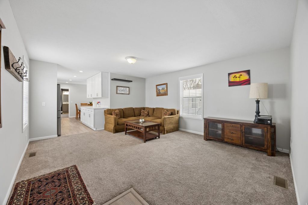 950 Cessna Drive, New Brighton, MN 55112 — photo 3