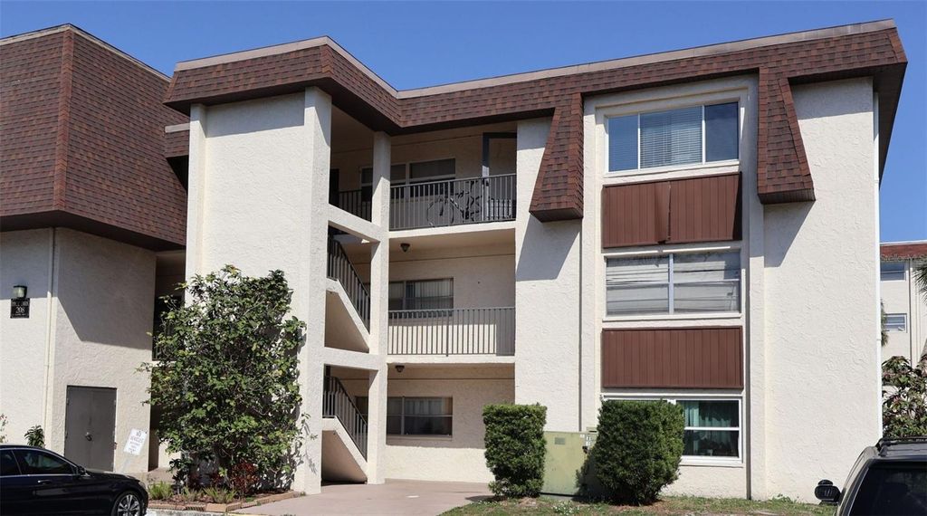 6370 1ST STREET N 206, St Petersburg, FL 33702