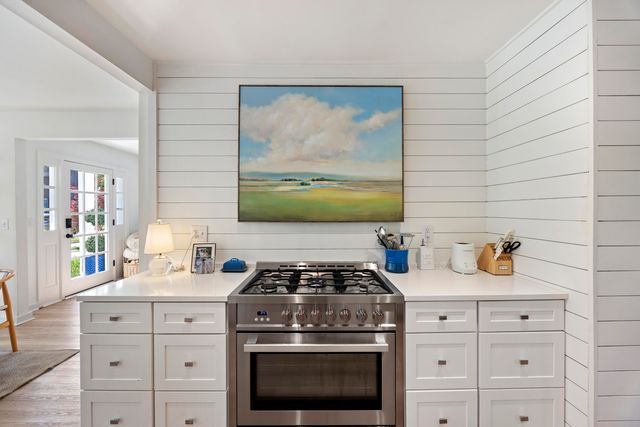 991 Governors Road, Mount Pleasant, SC 29464