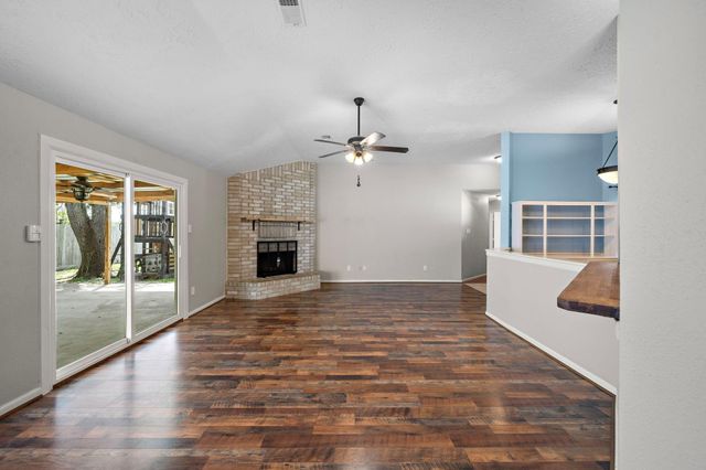 634 Spring Breeze Street, League City, TX 77573