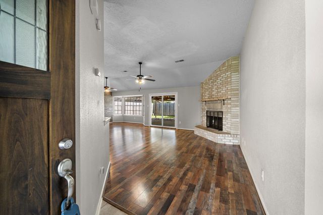 634 Spring Breeze Street, League City, TX 77573