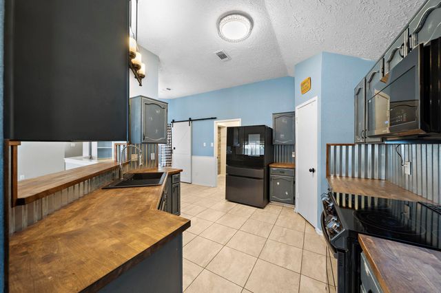 634 Spring Breeze Street, League City, TX 77573