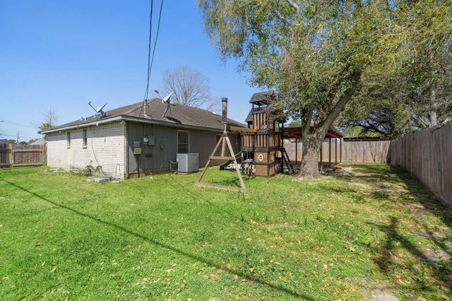 634 Spring Breeze Street, League City, TX 77573