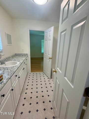 379 Minton Hollow Road, Elizabethton, TN 37643