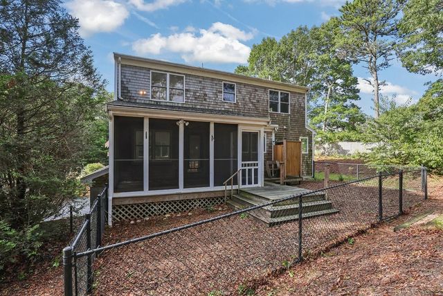 9 Beachwood Dr., Bourne, MA 02532
